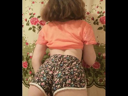 ❤️ Seksual gənc körpə kamera qarşısında şortunu soyundurur Sərt porno bizdə ☑